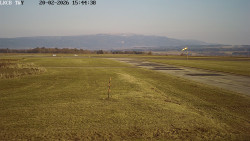 Pojezdová dráha, Runway