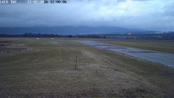 Pojezdová dráha, Runway