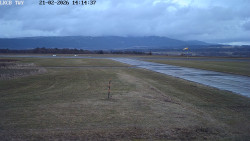 Pojezdová dráha, Runway