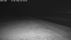 Pojezdová dráha, Runway