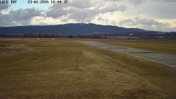 Pojezdová dráha, Runway