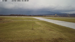 Pojezdová dráha, Runway