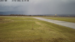 Pojezdová dráha, Runway