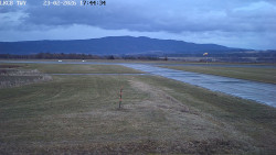 Pojezdová dráha, Runway