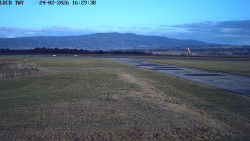 Pojezdová dráha, Runway