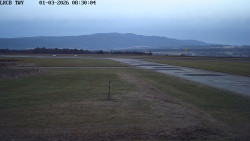 Pojezdová dráha, Runway