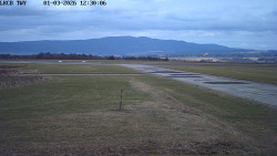 Pojezdová dráha, Runway