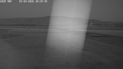 Pojezdová dráha, Runway