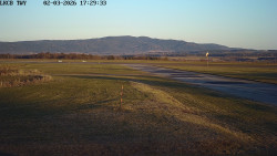 Pojezdová dráha, Runway