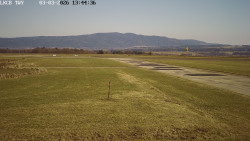 Pojezdová dráha, Runway