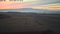 Pojezdová dráha, Runway