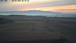 Pojezdová dráha, Runway