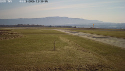 Pojezdová dráha, Runway