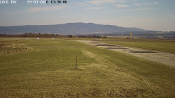 Pojezdová dráha, Runway