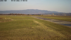 Pojezdová dráha, Runway