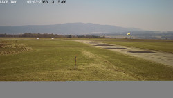 Pojezdová dráha, Runway