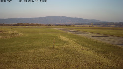 Pojezdová dráha, Runway