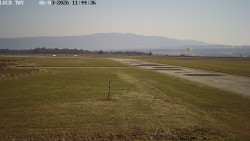 Pojezdová dráha, Runway