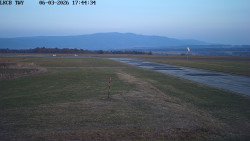 Pojezdová dráha, Runway