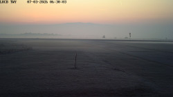 Pojezdová dráha, Runway