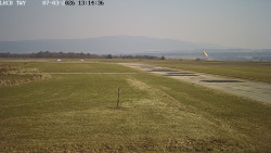 Pojezdová dráha, Runway