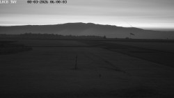 Pojezdová dráha, Runway