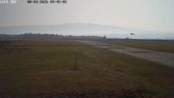 Pojezdová dráha, Runway