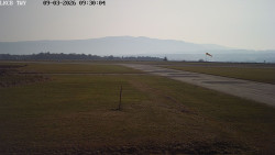 Pojezdová dráha, Runway