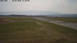 Pojezdová dráha, Runway