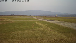 Pojezdová dráha, Runway