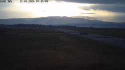 Pojezdová dráha, Runway