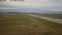 Pojezdová dráha, Runway