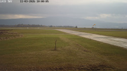 Pojezdová dráha, Runway