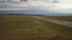 Pojezdová dráha, Runway