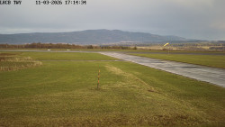 Pojezdová dráha, Runway