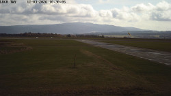 Pojezdová dráha, Runway