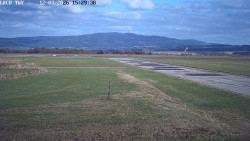 Pojezdová dráha, Runway