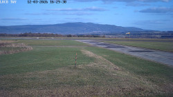 Pojezdová dráha, Runway