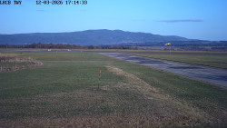 Pojezdová dráha, Runway