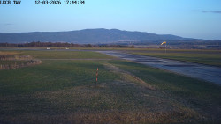 Pojezdová dráha, Runway