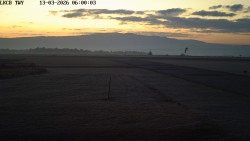 Pojezdová dráha, Runway