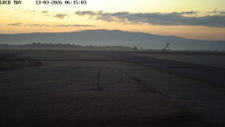 Pojezdová dráha, Runway