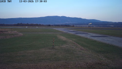 Pojezdová dráha, Runway