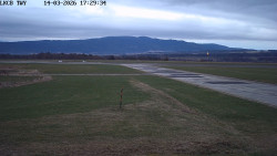 Pojezdová dráha, Runway