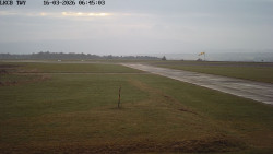 Pojezdová dráha, Runway