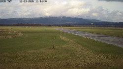 Pojezdová dráha, Runway