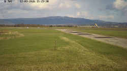 Pojezdová dráha, Runway