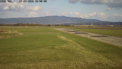 Pojezdová dráha, Runway