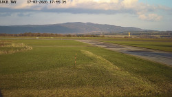 Pojezdová dráha, Runway