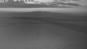 Letiště Cheb - Pojezdová dráha, Runway - 18.3.2026 v 05:30 Letiště Cheb - Pojezdová dráha, Runway - 18.3.2026 v 05:30